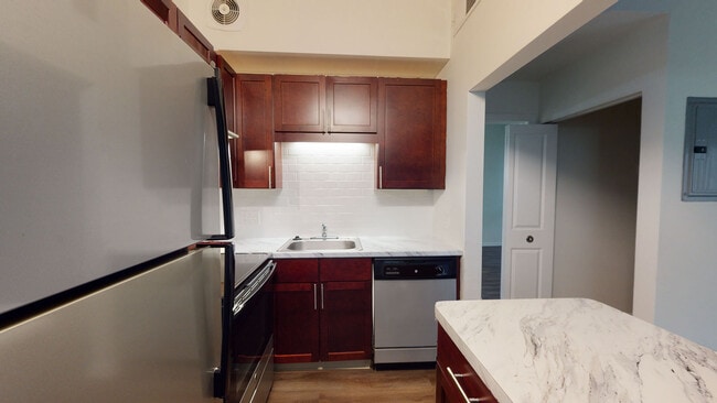 Building Photo - 350 Engamore Ln