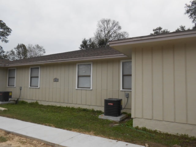 Building Photo - 130 E 9 Mile Rd