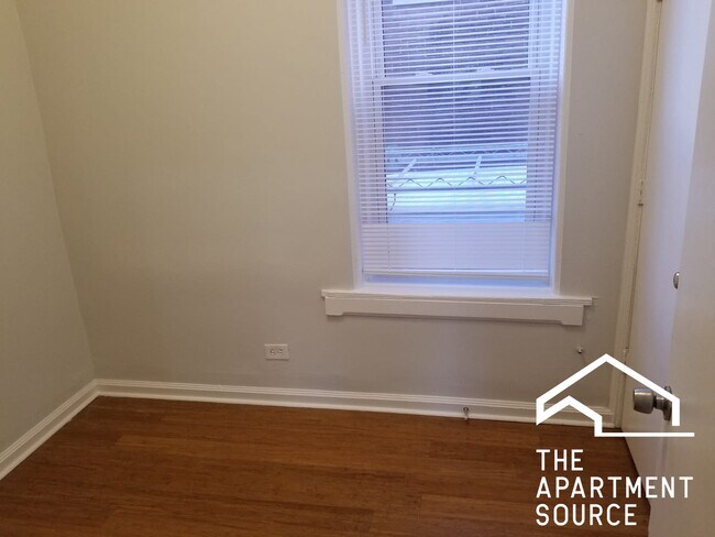 Foto del edificio - 2215 S Albany Ave