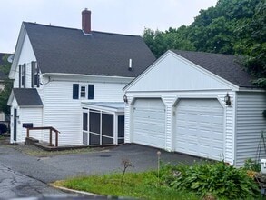 Building Photo - 371 Middle St