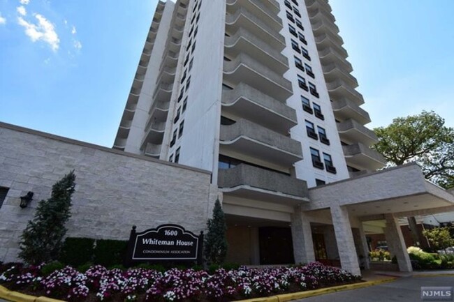 Foto del edificio - 1600 Center Ave