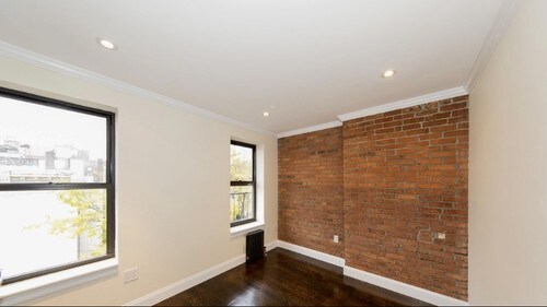 Building Photo - 447 E 9th St