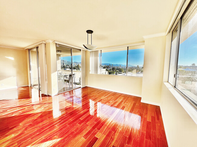 VIEW FROM DINING/LIVING AREA - 441 N Oakhurst Dr