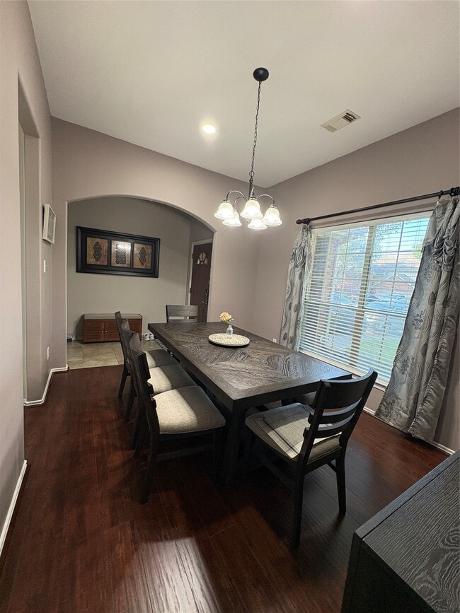 Foto del edificio - 5122 Forest Sage Ln