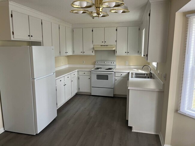 Foto del edificio - 1441 Smokey Mountain Dr