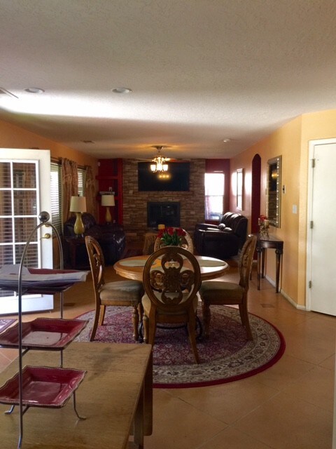 Foto del edificio - 8016 Cliffview Ave NW
