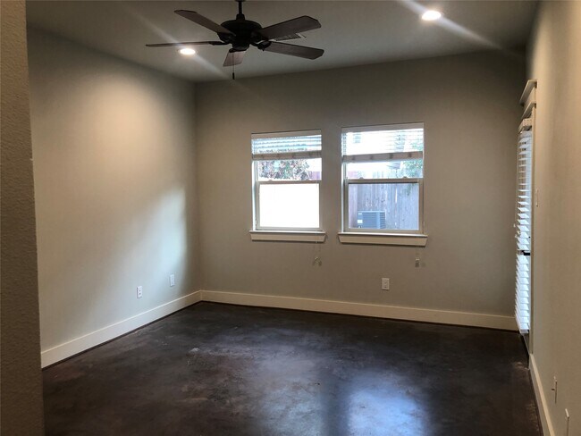 Foto del edificio - 5514 Larkin St