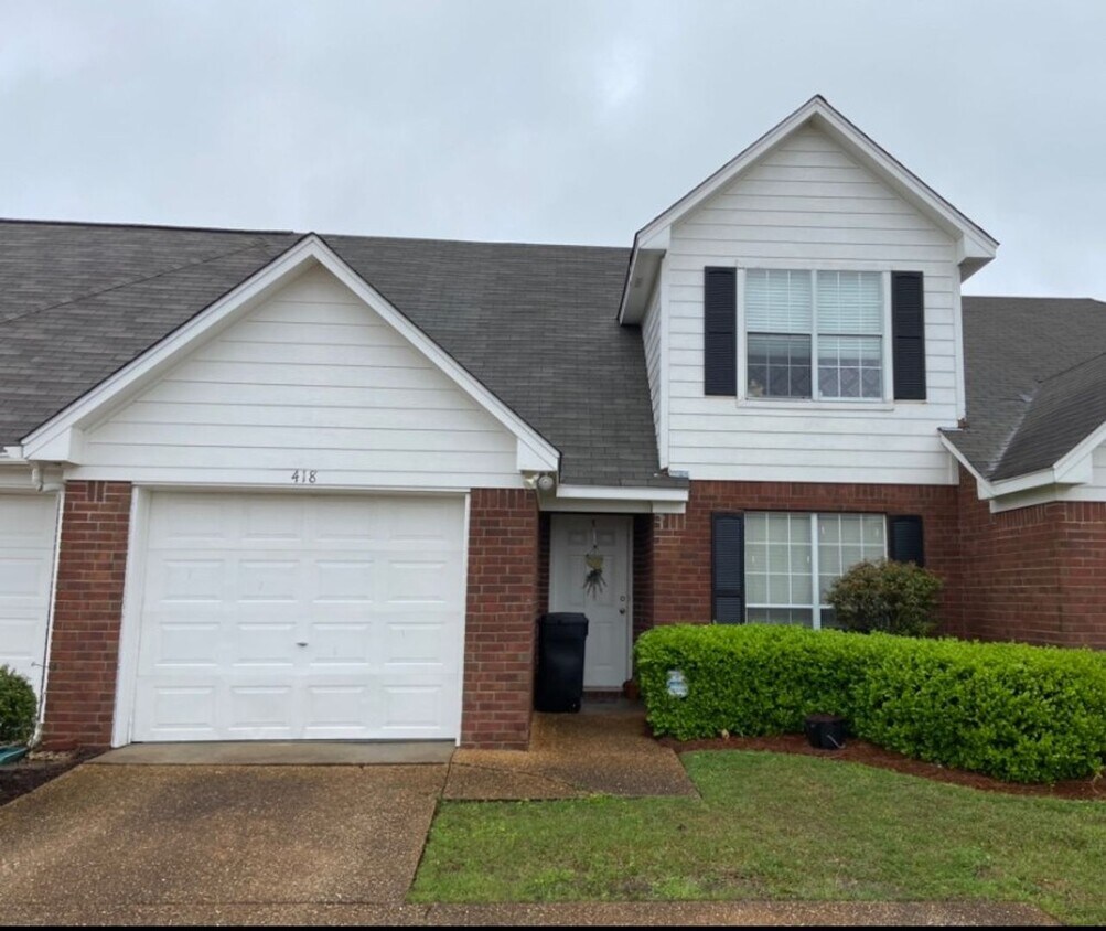 Primary Photo - 2 Bedroom Townhome on the Rez!