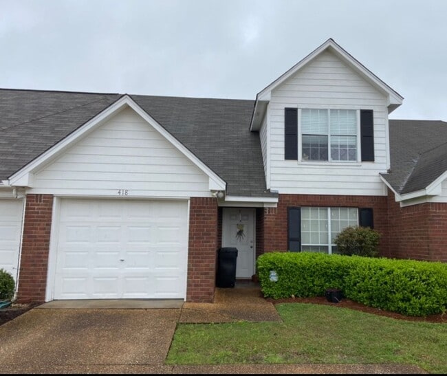 Photo - 418 Woodlake Ln Townhome