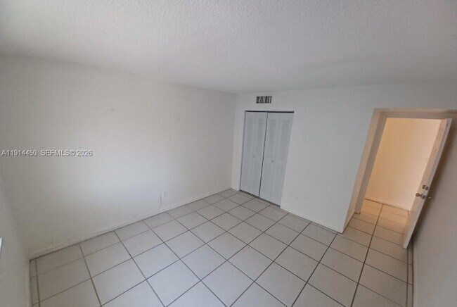 Foto del edificio - 4330 NW 79th Ave