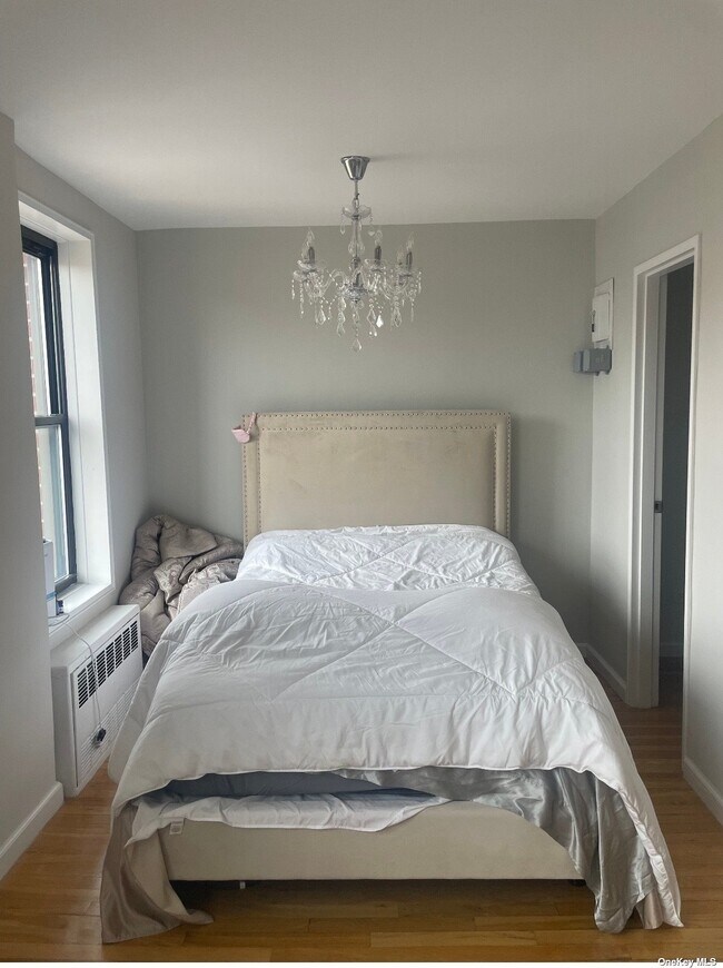 Foto del edificio - 84-40 153rd Ave