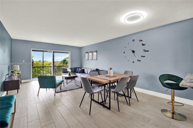 Foto del edificio - 950 Hillcrest Dr