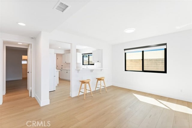 Building Photo - 404 S Bay Front