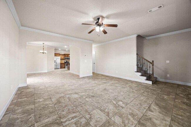 Building Photo - 547 N Longfellow Ln