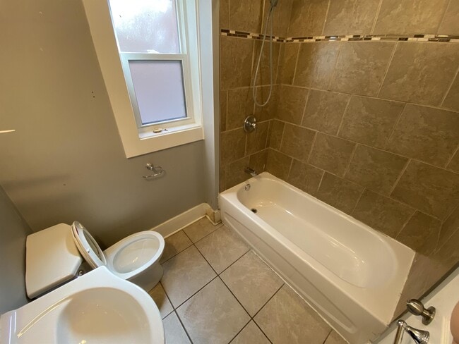 Photo du bâtiment - 254 Holton Ave S