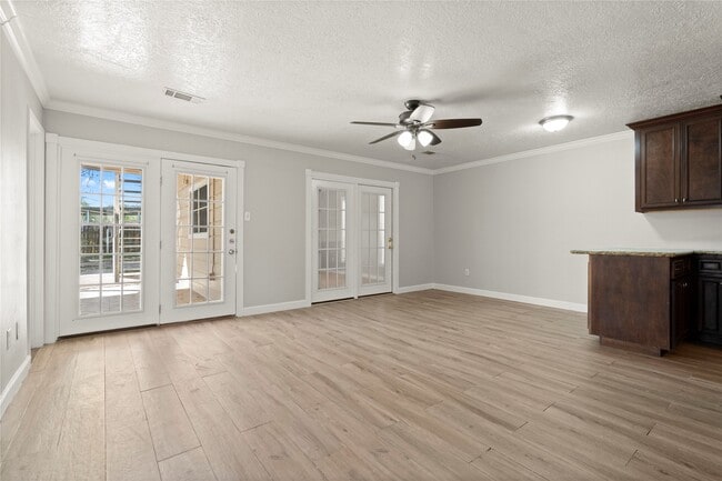 Building Photo - 907 Northbend Dr