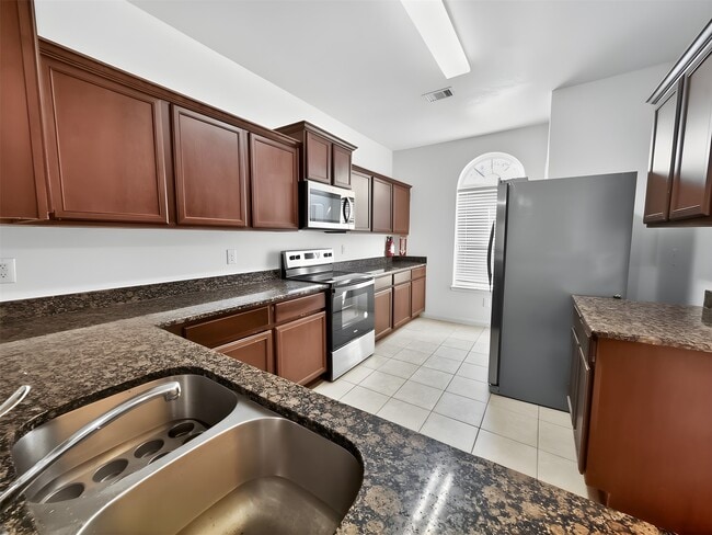 Foto del edificio - 5127 Oak Briar Ln