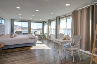 Building Photo - 1015 Robert Bush Drive East