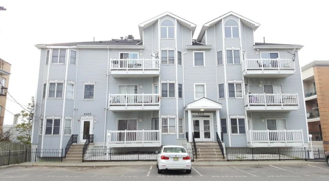 Primary Photo - 4313 Smith Ave