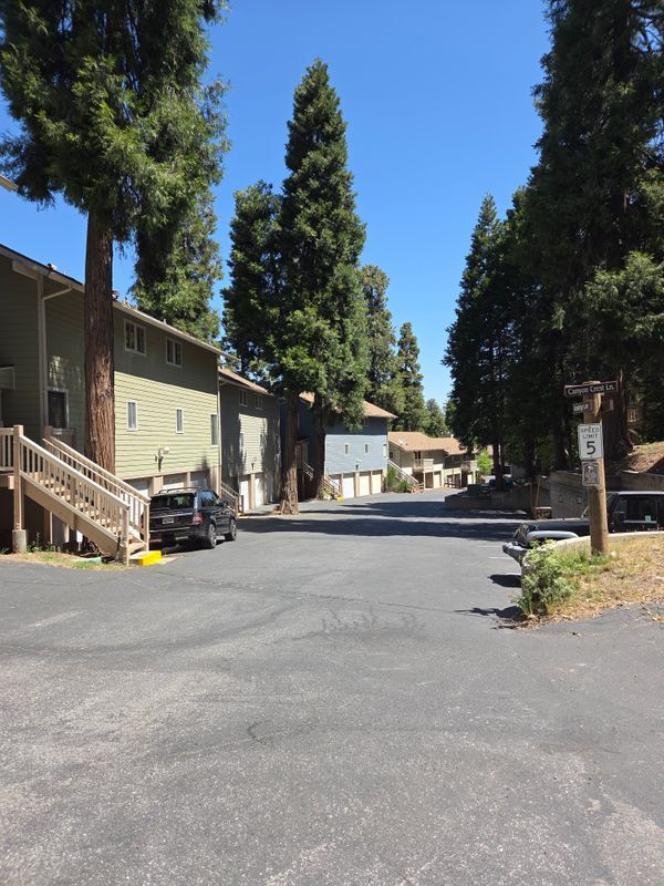 Foto del edificio - 112 Rockledge Ln