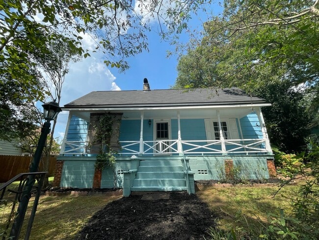 ** FALL PRELEASING*** | Charming Boulevard House with Fresh Updates - ** FALL PRELEASING*** | Charming Boulevard House with Fresh Updates