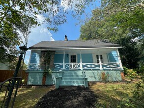 Building Photo - 830 Boulevard