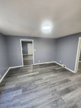 Building Photo - 6000 Hosmer Ave
