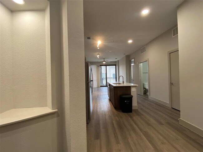 Foto del edificio - 2435 S Sepulveda Blvd