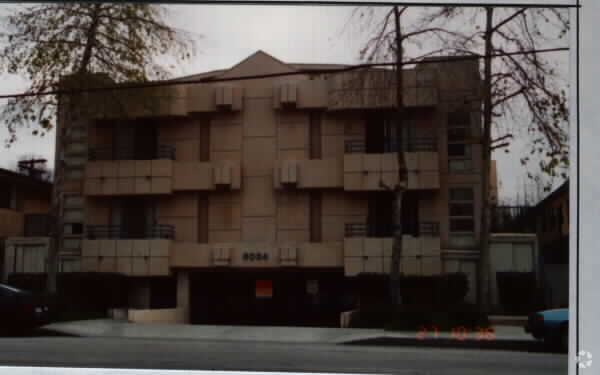 Foto del edificio - 6034 Fulton Ave