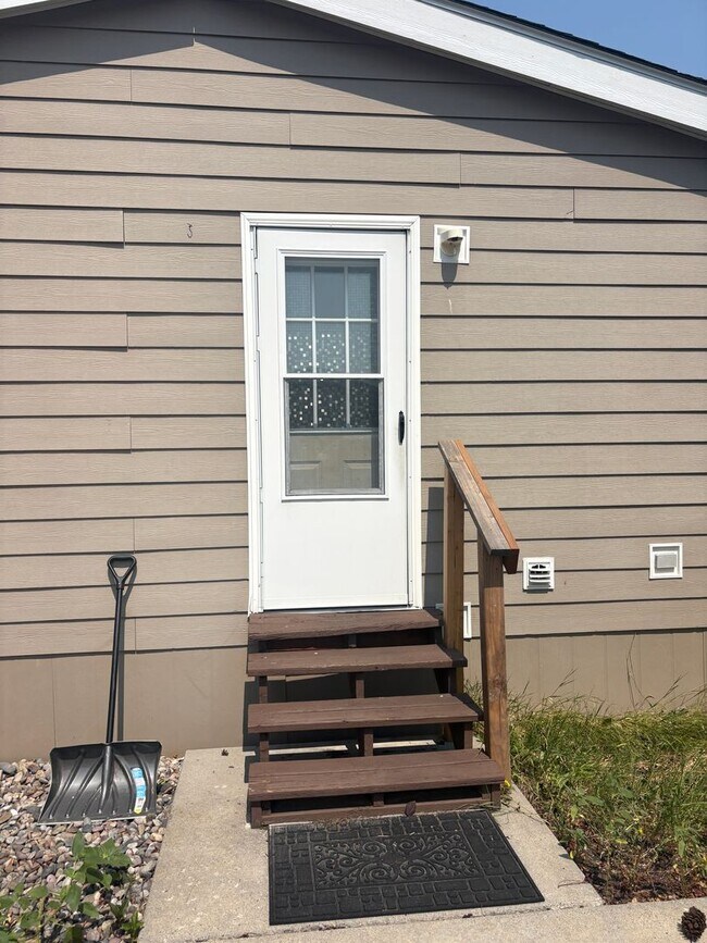Foto del edificio - 3 Bedroom Unit behind Gallatin Valley Mall!