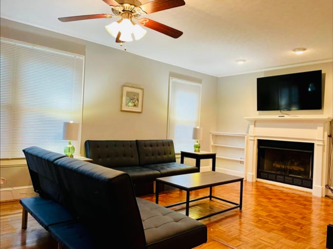 Building Photo - 215 Tremont Dr