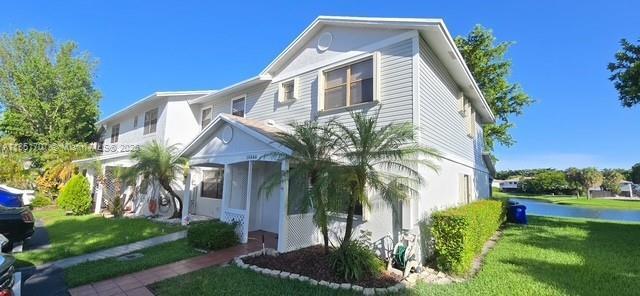 Foto principal - 10548 NW 6th St