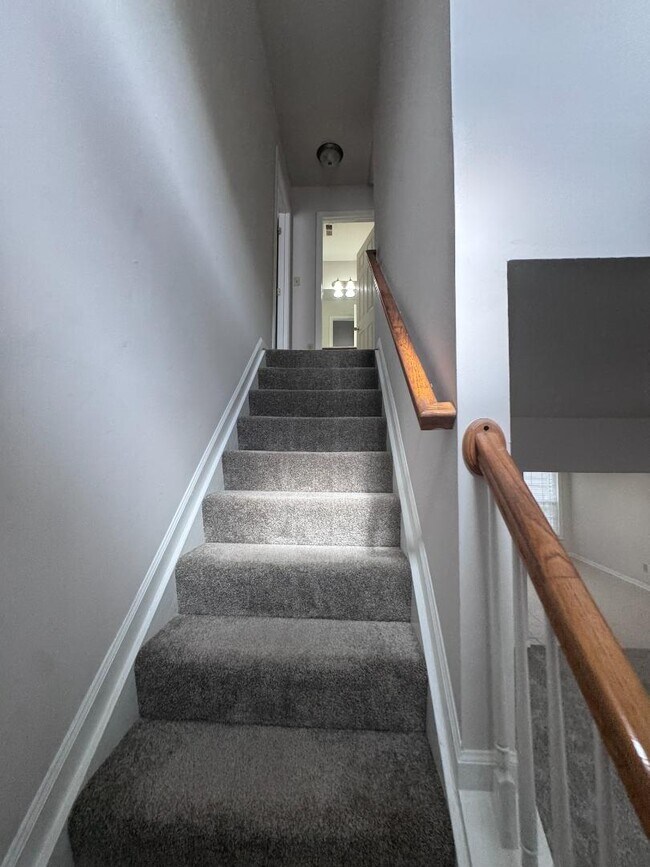 Foto del edificio - 3711 Lochdale Terrace