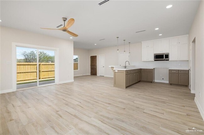 Foto del edificio - 16 Ana Regina St