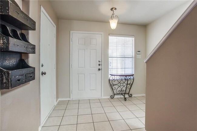 Building Photo - 7568 Howling Coyote Ln