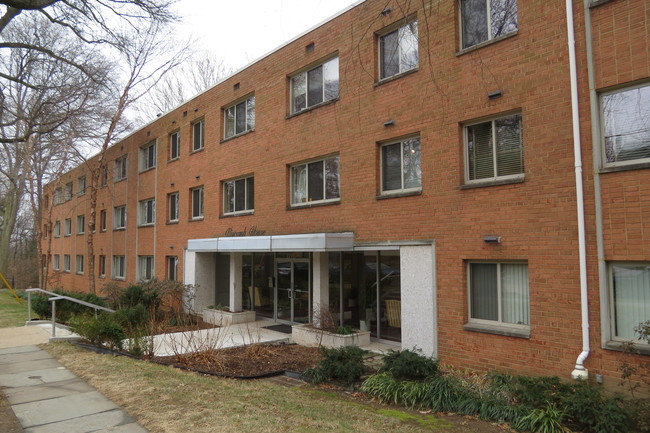 Building Photo - 2710 Macomb St NW