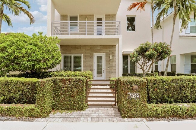 Photo - 5029 Grandiflora Rd (Palm Beach Gardens, FL) House