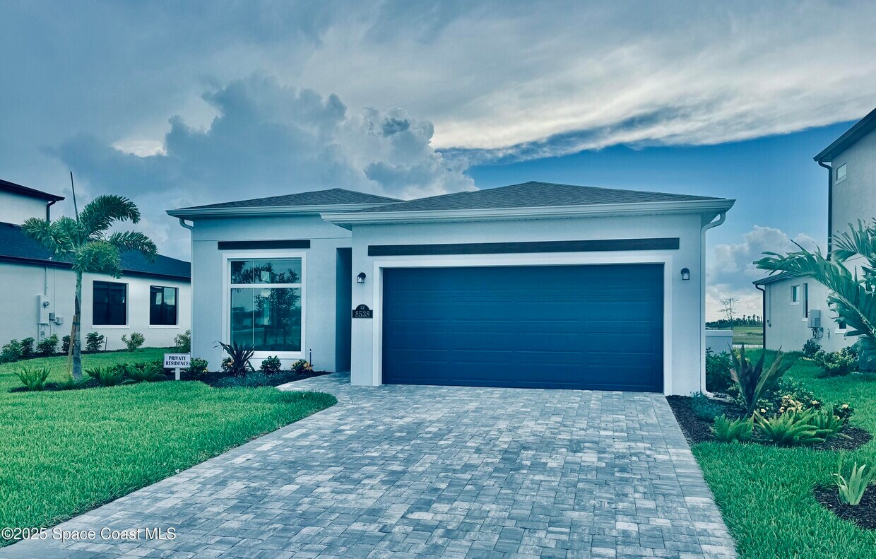Foto principal - 8538 Rocard Ct