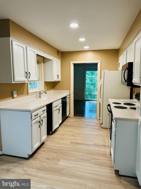Primary Photo - 7 Bentridge Ct