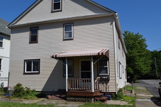 Building Photo - 109 Barnes St