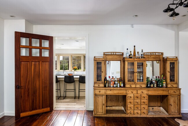 Foto del edificio - 239 Bostock Rd