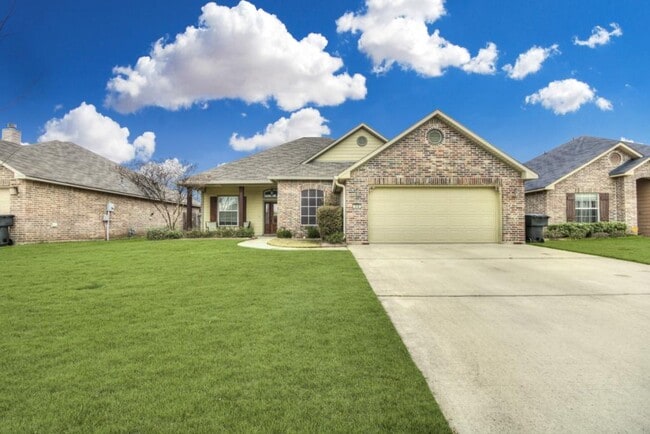 Building Photo - 318 Avondale Ln