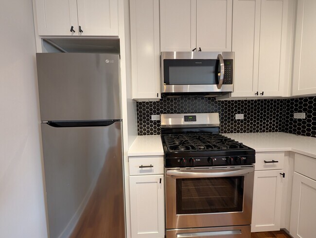 Foto del edificio - 648 W Wrightwood Ave