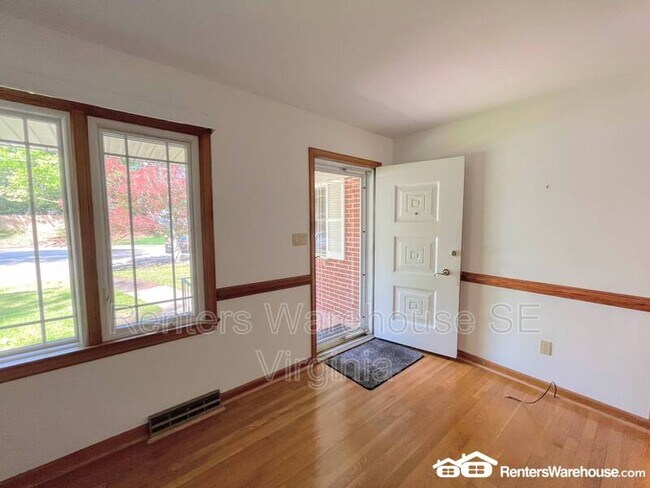 Building Photo - 197 Hensley Ct