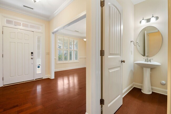 Foto del edificio - Stunning 4BR/3.5BA Home in Woodcreek-Available Now!