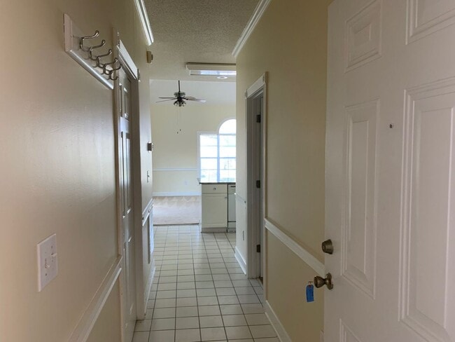 Building Photo - 1 Bedroom 3rd Floor Condo in Myrtlewood