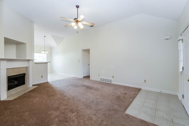 Foto del edificio - 5787 Reed Bend Cove