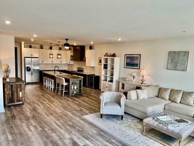 Building Photo - 2018 Edison Pk Ln