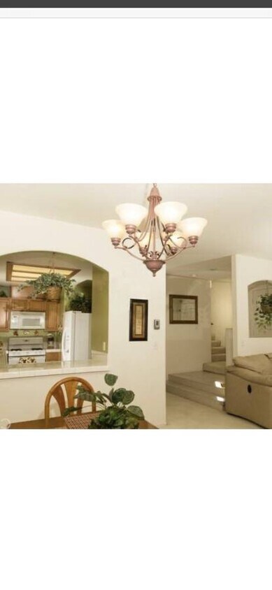 Foto del edificio - 8554 Burnet Ave