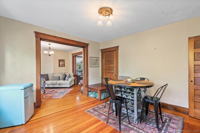 Building Photo - 146 Mansfield St